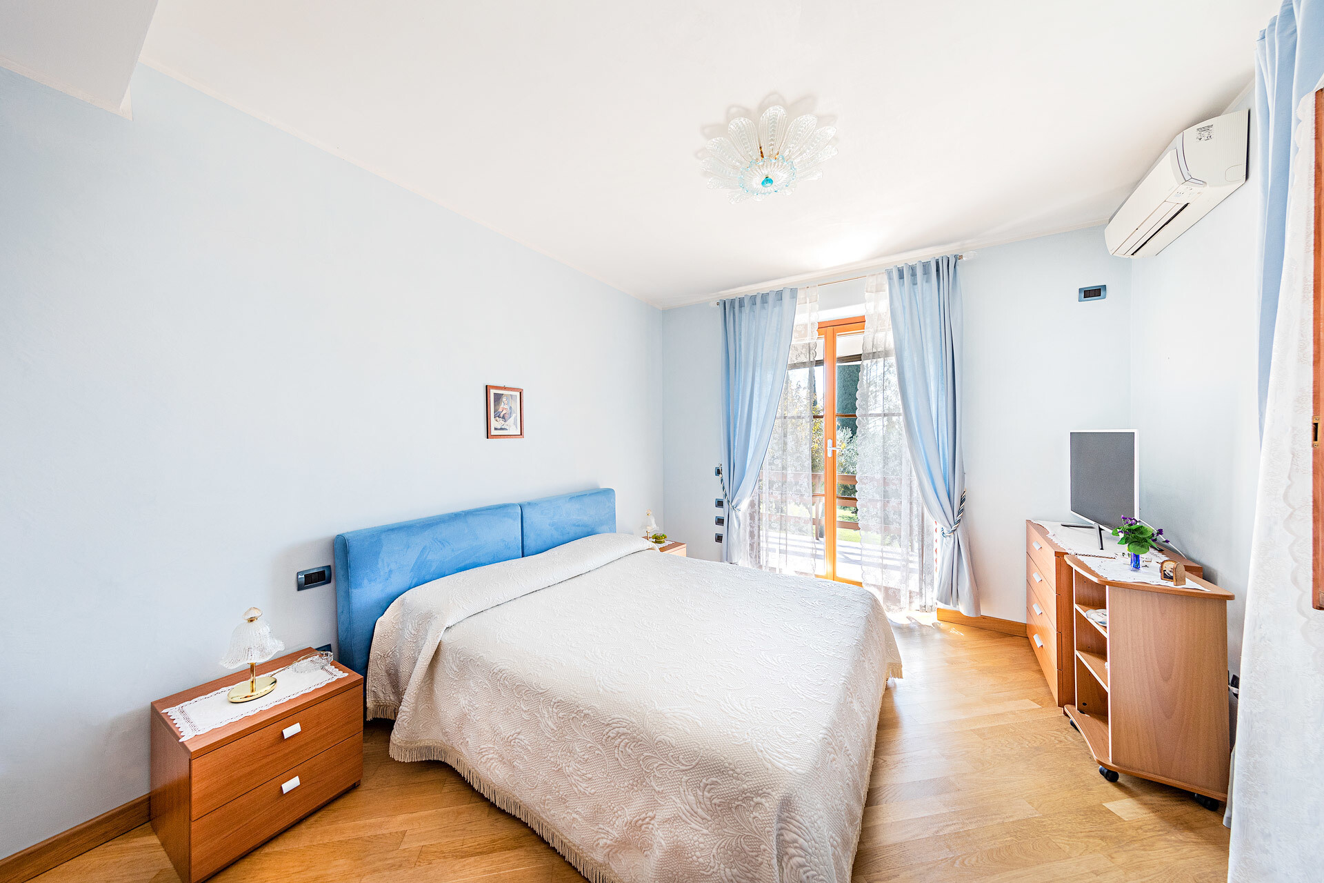 0458aff7-5974-4ee4-b7b0-15f3b1b5f42d